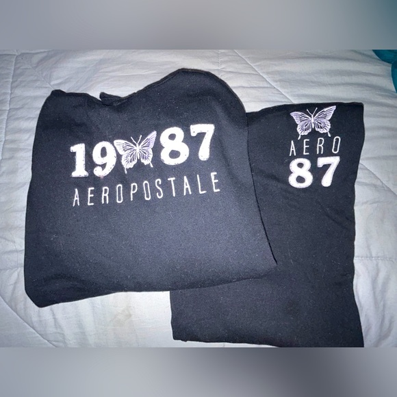 Tops - Aeropostale matching sweatshirt & Joggers.